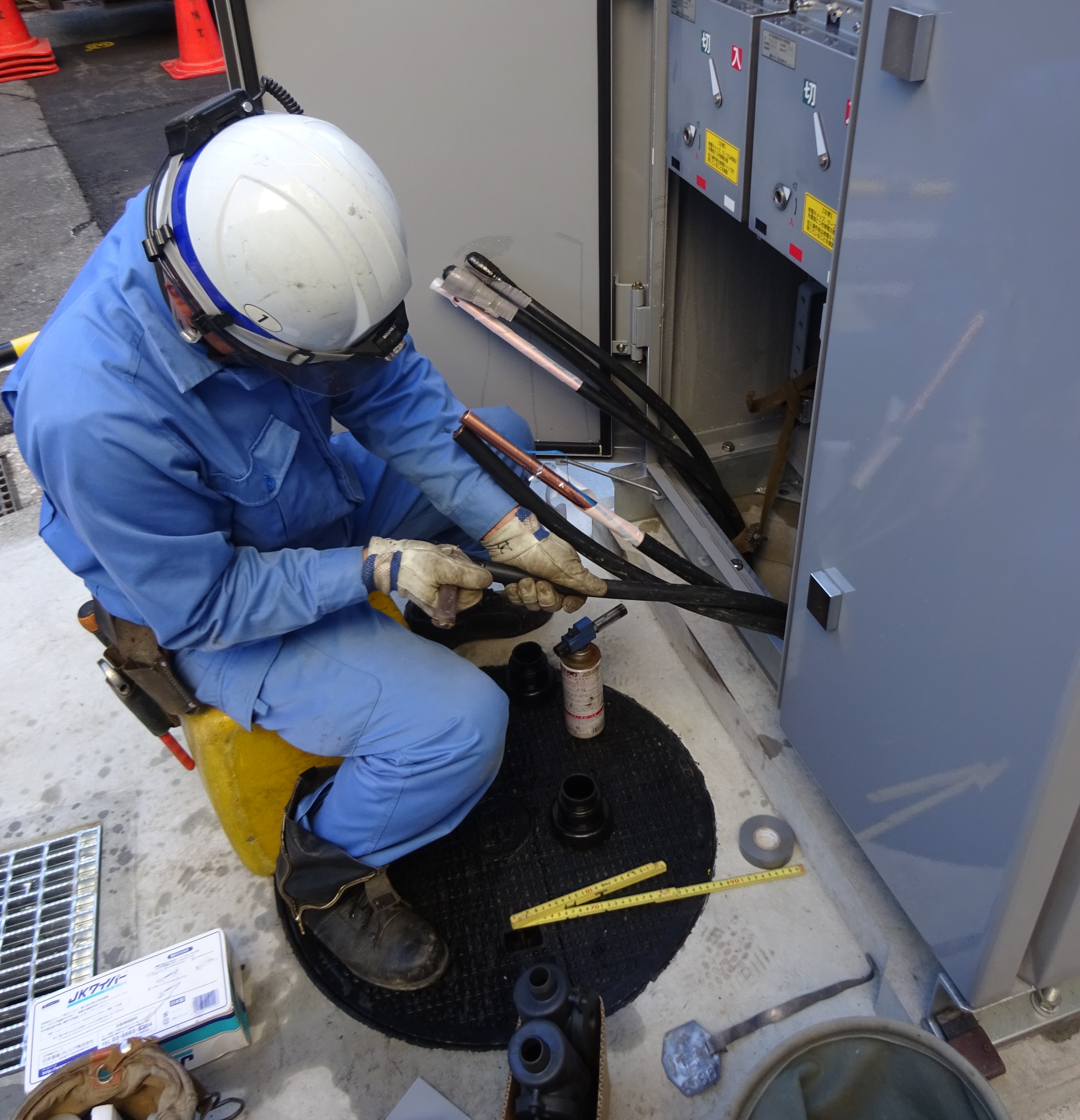 地中配電線の端末処理・ジョイント工事